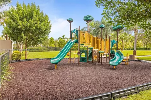 Other - 4754 Eucalyptus Dr, Hollywood, FL 33021 photo 14 of 15