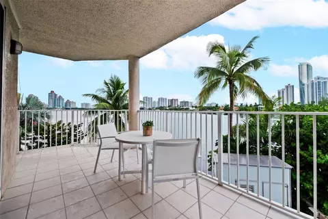 18260 N Bay Rd #320, Sunny Isles Beach, FL 33160