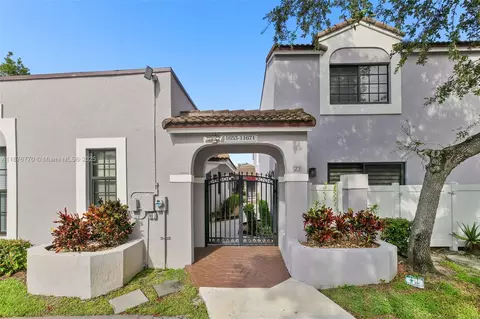 11657 NW 11th St, Pembroke Pines, FL 33026