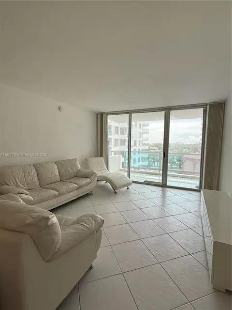 5161 Collins Ave #511, Miami Beach, FL 33140