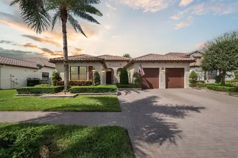 3292 NW 82nd Way, Pembroke Pines, FL 33024