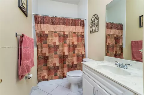 Bath - 2091 SW 176th Ave, Miramar, FL 33029 photo 2 of 4