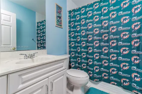 Bath - 2091 SW 176th Ave, Miramar, FL 33029 photo 3 of 4