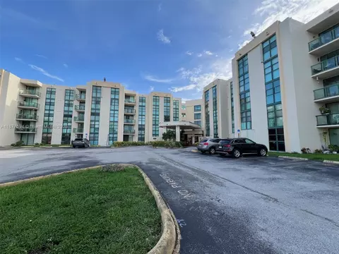 2055 SW 122nd Ave #305, Miami, FL 33175