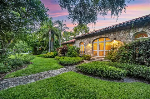 Exterior - 3903 Granada Blvd, Coral Gables, FL 33134 photo 16 of 20