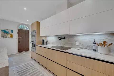 Kitchen - 3903 Granada Blvd, Coral Gables, FL 33134 photo 4 of 6