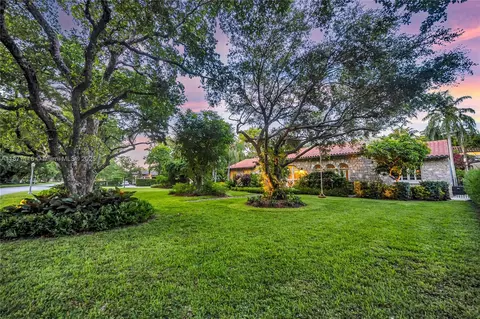Exterior - 3903 Granada Blvd, Coral Gables, FL 33134 photo 14 of 20