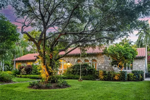Exterior - 3903 Granada Blvd, Coral Gables, FL 33134 photo 1 of 20