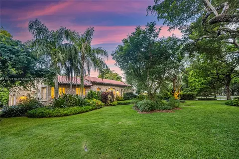 Exterior - 3903 Granada Blvd, Coral Gables, FL 33134 photo 11 of 20