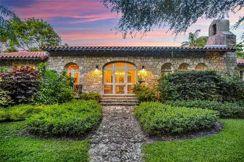 Exterior - 3903 Granada Blvd, Coral Gables, FL 33134 photo 17 of 20
