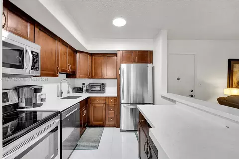 10401 E Clairmont Cir #109, Tamarac, FL 33321