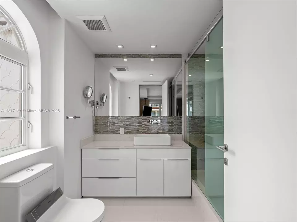Bath - 8011 Fisher Island Dr #8011, Miami Beach, FL 33109 photo 1 of 12