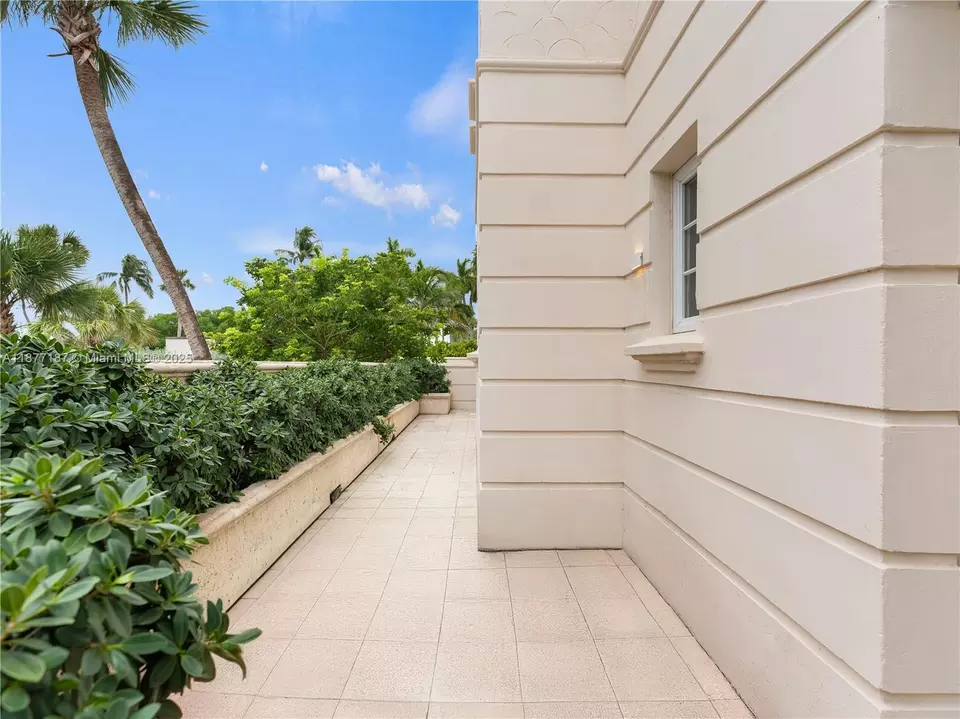 Exterior - 8011 Fisher Island Dr #8011, Miami Beach, FL 33109 photo 13 of 14