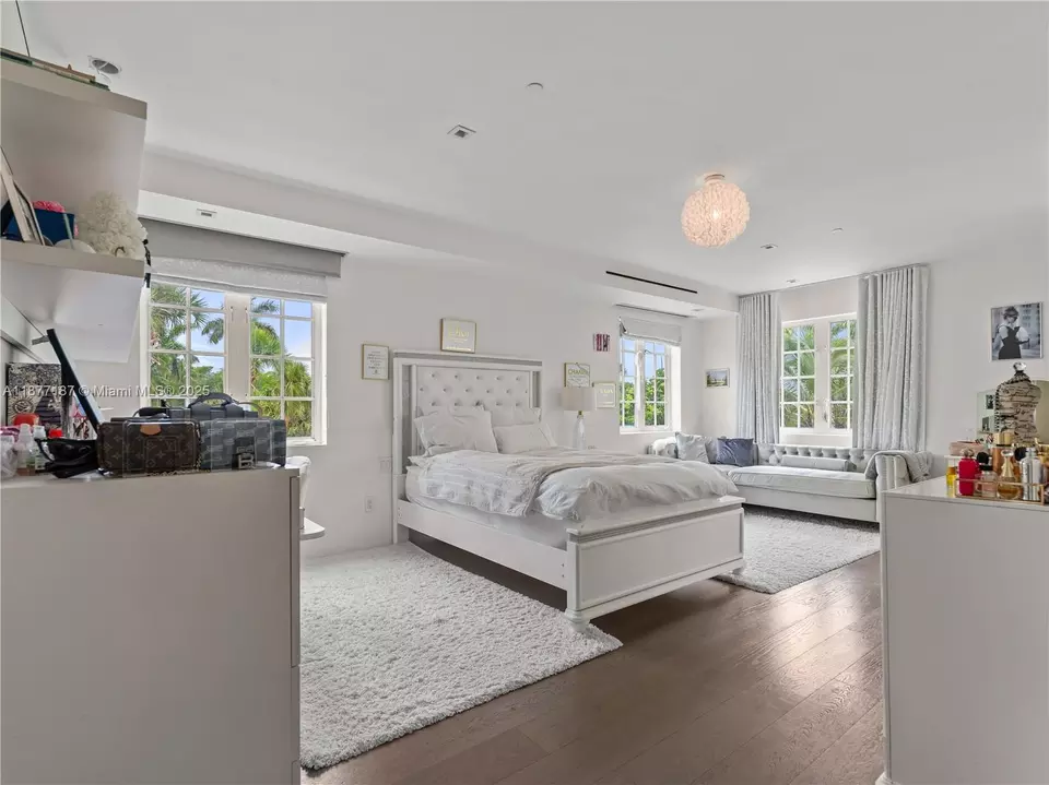 Bedroom - 8011 Fisher Island Dr #8011, Miami Beach, FL 33109 photo 5 of 11