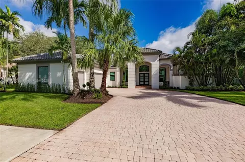 12641 N Stonebrook Cir, Davie, FL 33330