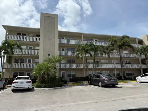 423 Wellington G #423, West Palm Beach, FL 33417