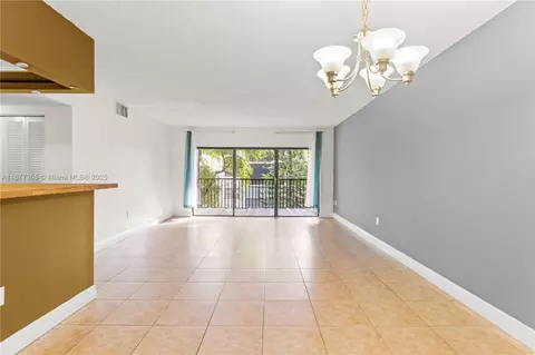 481 Ives Dairy Rd #303-4, Miami, FL 33179