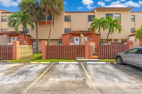 10003 NW 9th St Cir #8-17, Miami, FL 33172