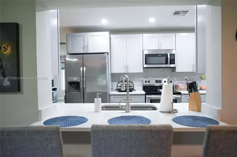 4401 NW 45th St, Tamarac, FL 33319