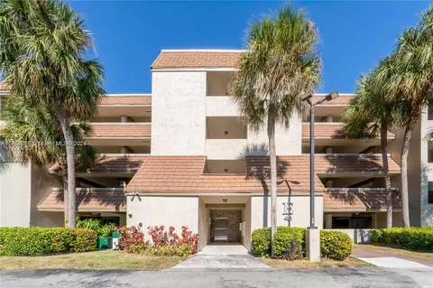 491 Ives Dairy Rd #202-5, Miami, FL 33179