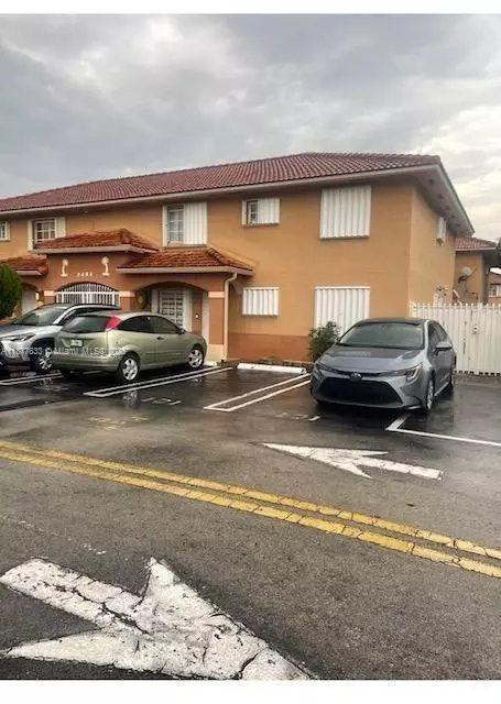 2485 W 76th St #201, Hialeah, FL 33016