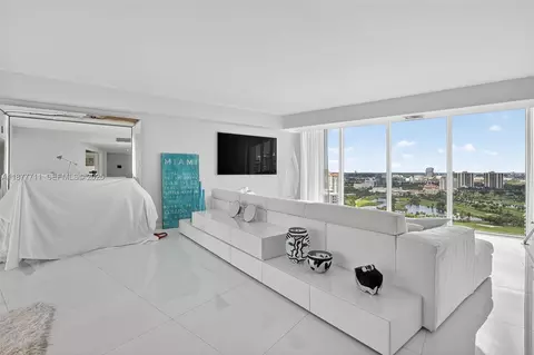 3370 Hidden Bay Dr #2915, Aventura, FL 33180