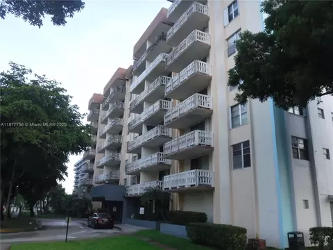 15600 NW 7th Ave #618, Miami, FL 33169