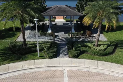 15680 NW 91st Ct, Miami Lakes, FL 33018