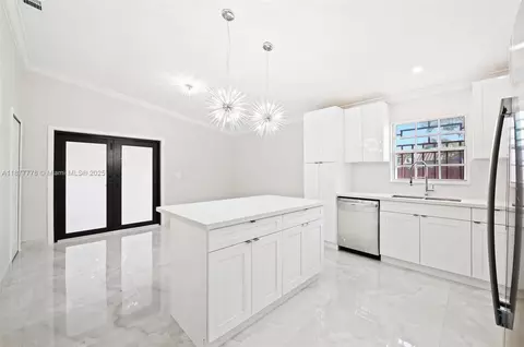 Kitchen - 3203 W 70th Ter, Hialeah, FL 33018 photo 1 of 2