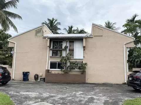 9030 SW 159th Ter #D, Palmetto Bay, FL 33157