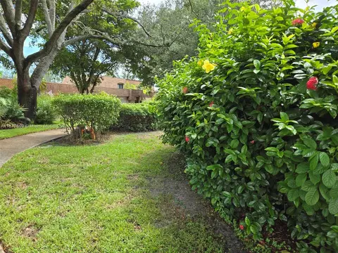 Exterior - 7322 Stardust Dr, Hialeah, FL 33015 photo 4 of 10