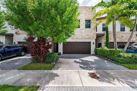 8101 NW 105th Ave, Doral, FL 33178