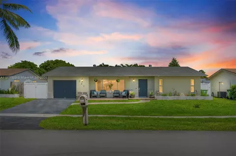 721 NW 98th Ave, Pembroke Pines, FL 33024