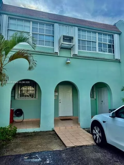 7174 W 2nd Ln, Hialeah, FL 33014