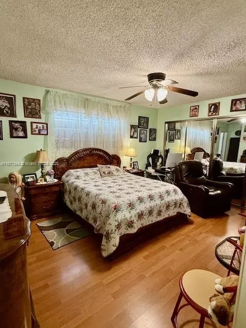 Bedroom - 7174 W 2nd Ln, Hialeah, FL 33014 photo 1 of 2