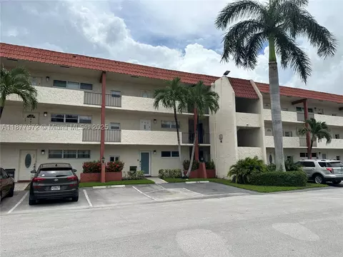 8901 S Hollybrook Blvd #306, Pembroke Pines, FL 33025