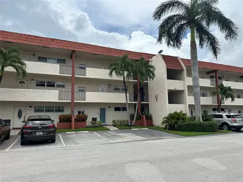 8901 E Hollybrook Blvd #306, Pembroke Pines, FL 33025