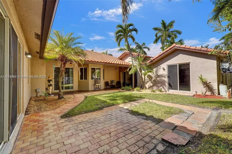 Exterior - 14520 SW 37th St, Miramar, FL 33027 photo 4 of 6