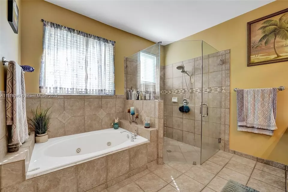 Bath - 14520 SW 37th St, Miramar, FL 33027 photo 5 of 5