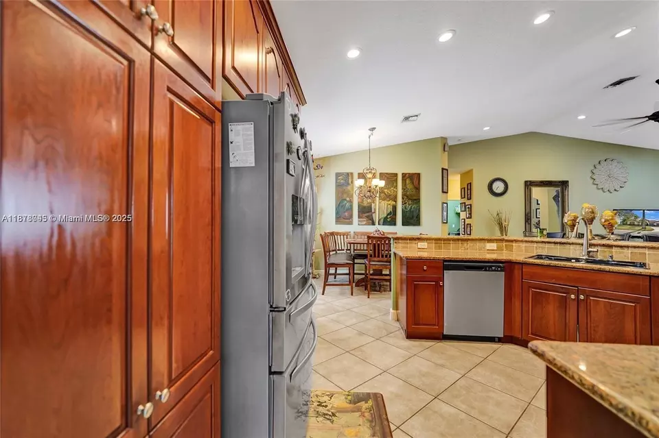 Kitchen - 14520 SW 37th St, Miramar, FL 33027 photo 4 of 7