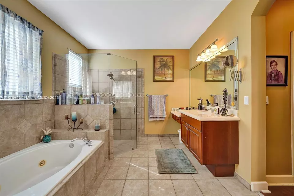 Bath - 14520 SW 37th St, Miramar, FL 33027 photo 4 of 5