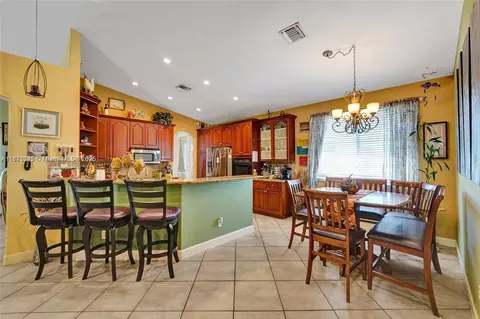 Kitchen - 14520 SW 37th St, Miramar, FL 33027 photo 1 of 7