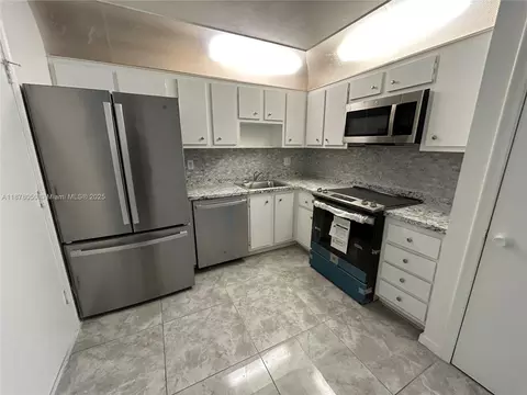 2061 NW 47th Ter #212, Lauderhill, FL 33313