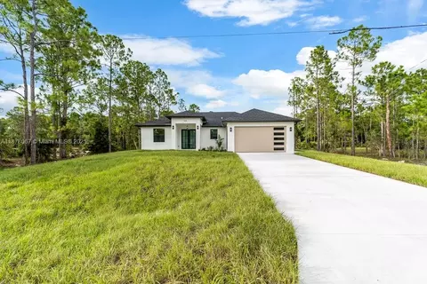 529 Allison St E, Lehigh Acres, FL 33974