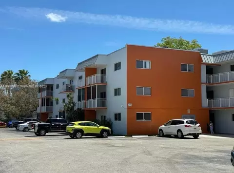 11301 SW 200th St #306-A, Miami, FL 33157