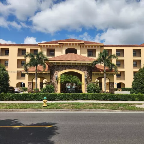 2351 Lakeview Dr #114, Sebring, FL 33875