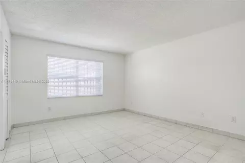 Other - 2525 W 73rd Pl, Hialeah, FL 33016 photo 3 of 6
