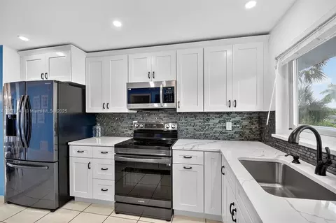 2000 S Federal Hwy #304, Boynton Beach, FL 33435
