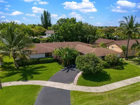 6830 SW 93rd Ct, Miami, FL 33173