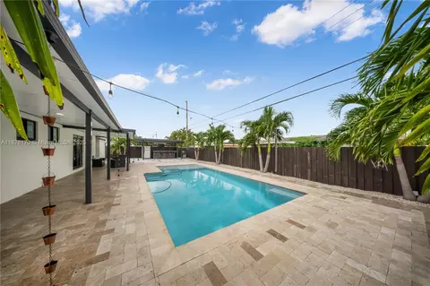 421 W 55th Pl, Hialeah, FL 33012 photo 21